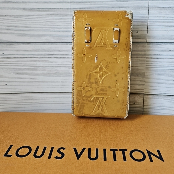 Louis Vuitton Vintage Vernis Patent Leather Monogram Belt Pouch in Mango - Picture 2 of 11